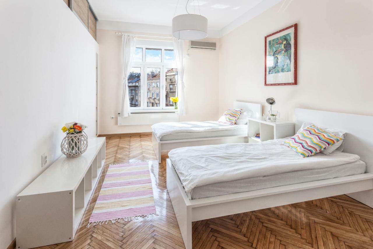 99 Muses Apartments Dordegol 外观 照片