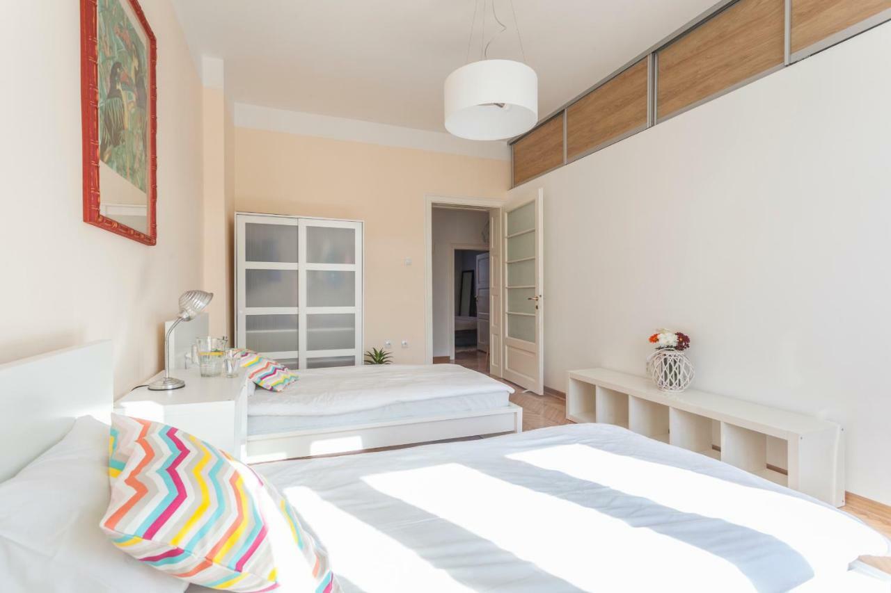 99 Muses Apartments Dordegol 外观 照片